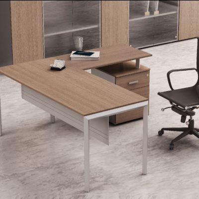 Escritorio SYNPHONY BOSS con Credenza Fija y Faldón de 160x80 + 130x50 